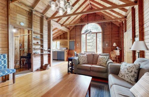 South Bristol House | Charming South Bristol Cottage