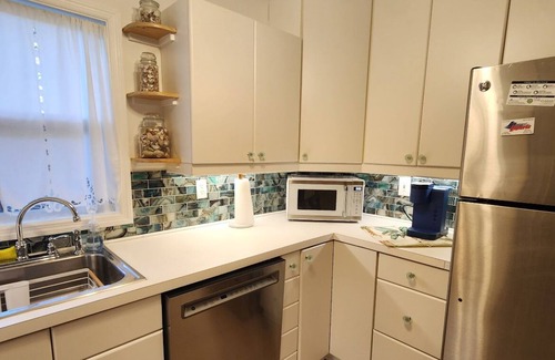 Laurel House | Charming, Spacious 2 Bedroom Home located on a "No through" Rd, 1.7M to Beach.