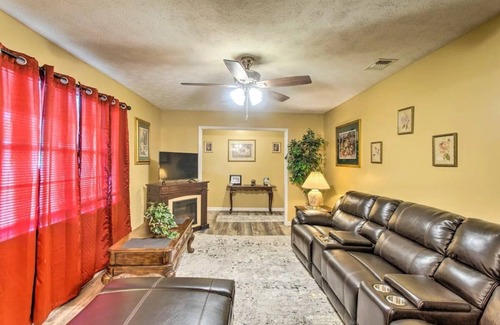 Waycross House | Charming/ spacious 2536 Tebeau St Getaway; 1.2 miles down town