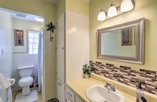 Waycross House | Charming/ spacious 2536 Tebeau St Getaway; 1.2 miles down town
