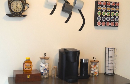 Antioch House | Charming, Spacious. 3bd, 1.5 B by - Chain O'Lakes. Kayaks&bikes 30-Day min stay