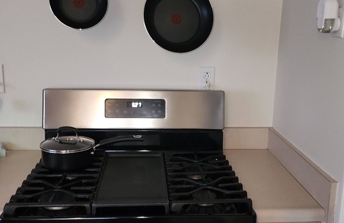 Parma House | Charming Spacious & Affordable. Gem of Parma! Modern space superbly clean.