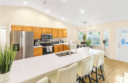 Gainesville House | Charming, Spacious & Family Friendly Home in GNV!