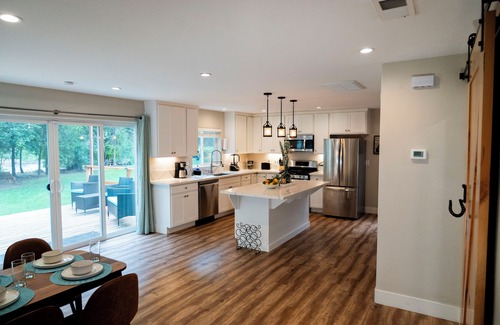 Reno House | Charming Spacious Riverside 2-bedroom house in welcoming Reno with AC, WiFi