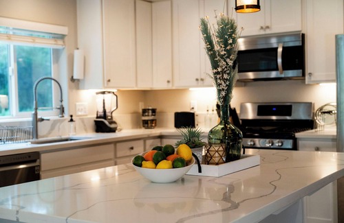 Reno House | Charming Spacious Riverside 2-bedroom house in welcoming Reno with AC, WiFi