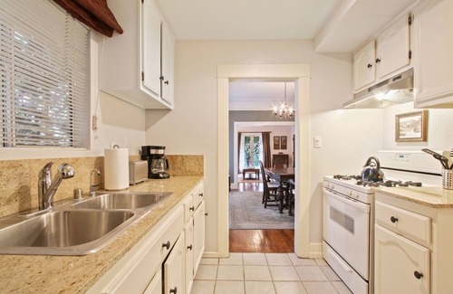 Larchmont Apartment | Charming, spacious suite with hardwood floors, steps to Larchmont Village!