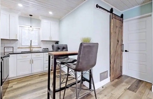 Kawartha Lakes Cottage | Charming, spacious, serene house in the heart of Kawartha Lakes