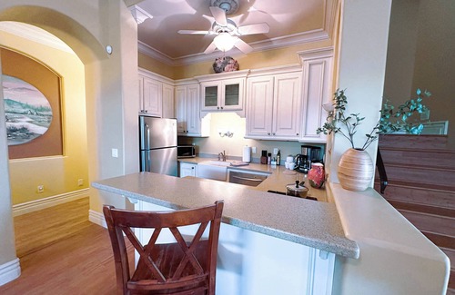 County Island House | Charming Spanish-style 2-bed 1.5-bath guest house in Mesa Desert Uplands