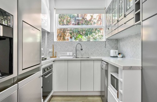 St. Kilda East Apartment | Charming St Kilda East 1-Bedroom