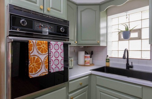 Lindenwood Park House | Charming St Louis Home: 8 Mi to Downtown!