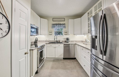 Bayou Shores House | Charming St Pete Bungalow