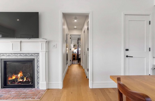 Hampton Bays Hotel | Charming, Stand-alone, Single-story Garden Cottage at Historic Canoe Place Inn