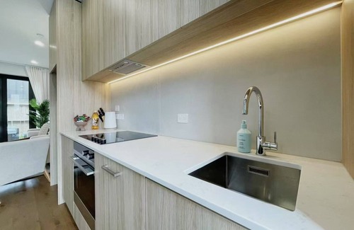 Kingsland House | Charming Stay in Grey Lynn Close to CBD
