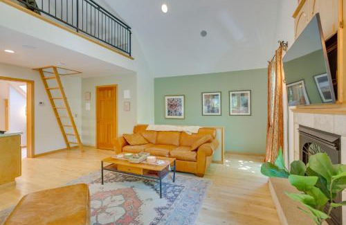 Stockholm Apartment | Charming Stockholm Abode in Walkable Location!