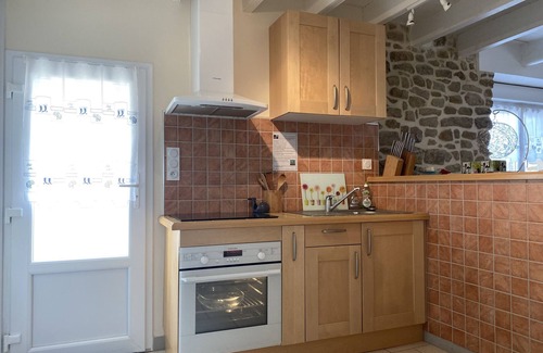 Erdeven House | Charming Stone House in Erdeven, 3 Rooms, 1 km from Beach, Private Courtyard, Quiet Area