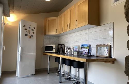 Erdeven House | Charming Stone House in Erdeven, 3 Rooms, 1 km from Beach, Private Courtyard, Quiet Area