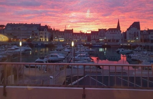La Baule-Escoublac Apartment | Charming studio ideally located and facing the port of La Baule.