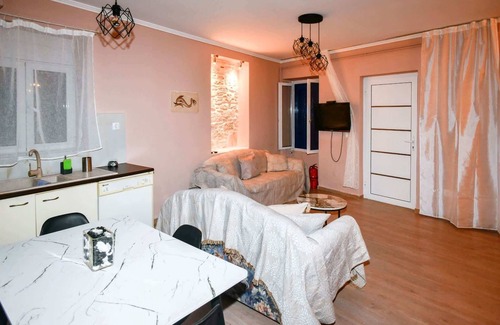 Mitilinii Apartment | Charming Studio - A Relaxing Retreat in Samos