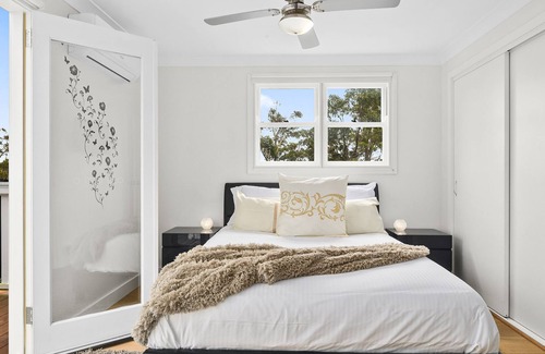 Willow Vale House | Charming Studio
