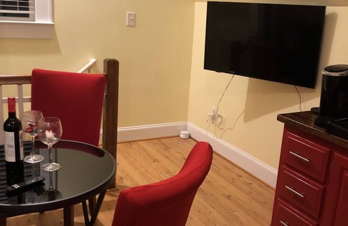 Dallas Apartment | Charming studio garage apartment near Gastonia