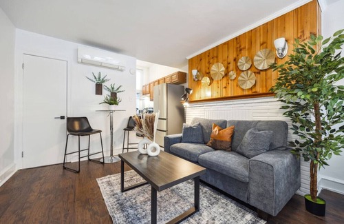 Center City West Apartment | Charming Studio | Heart of Center City | Fast WiFi