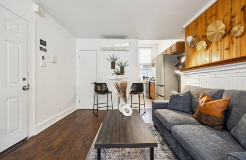 Center City West Apartment | Charming Studio | Heart of Center City | Fast WiFi