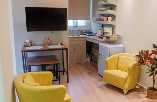 Metaxourgio Apartment | Charming Studio in Central Athens – Pet-Friendly Stay