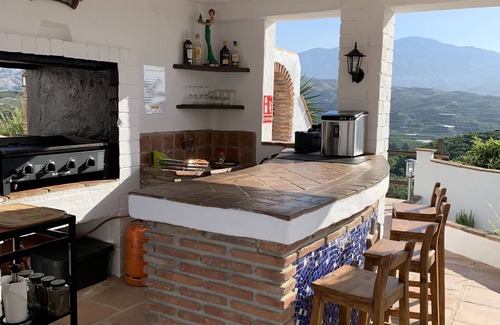 Benamocarra House | Charming studio in a country house near the sea