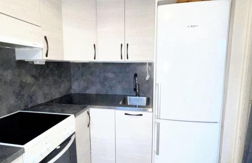 Alppiharju Apartment | Charming studio in Helsinki 42 m² with pool view