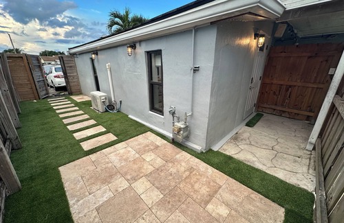 Driftwood Apartment | Charming studio in Hollywood FL