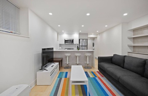 Plateau Mont Royal Apartment | Charming Studio in the Plateau