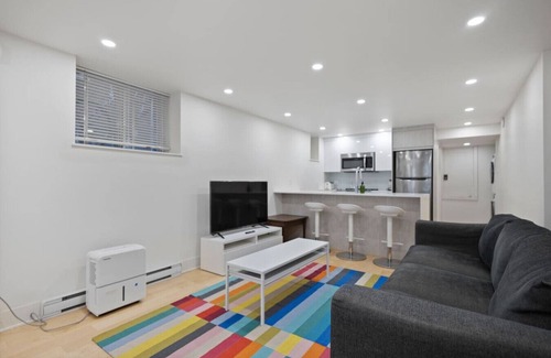 Plateau Mont Royal Apartment | Charming Studio in the Plateau