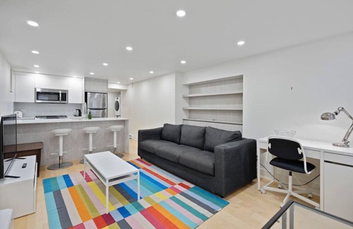 Plateau Mont Royal Apartment | Charming Studio in the Plateau
