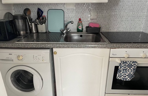 Addison Apartment | Charming studio in the heart of Shepherd’s Bush
