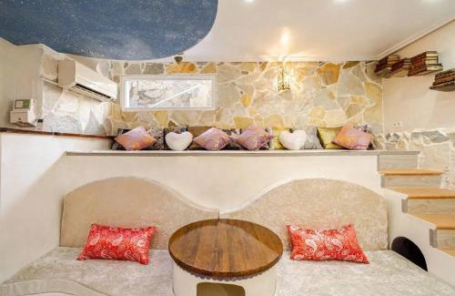 Torrevieja Apartment | Charming Studio in Torrevieja, 75 sqm with Shared Pool