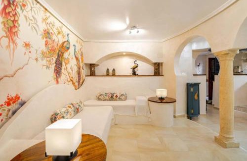 Torrevieja Apartment | Charming Studio in Torrevieja, 75 sqm with Shared Pool