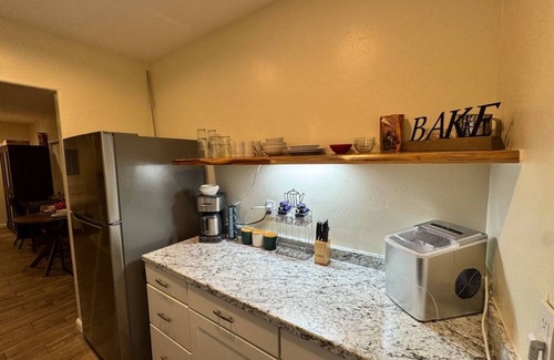 Marana Apartment | Charming studio in tranquil Marana with AC, WiFi