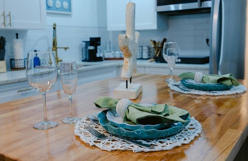Naples Apartment | Charming studio in tranquil Naples with AC.