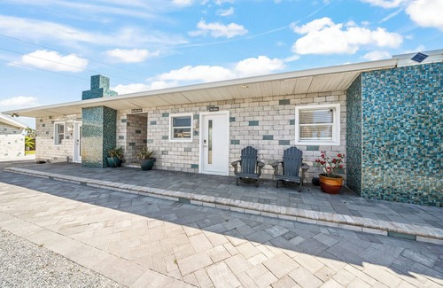 Orlando Beach Condo | Charming Studio Suite- Steps from Private Beach Access, Fire Pit, & BBQ Grills 🌴