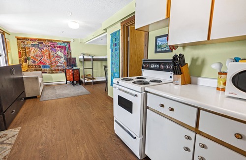 Silver Star Mountain Condo | Charming Studio Suite w/Deck, BBQ & Ski Locker – Ideal for small groups!