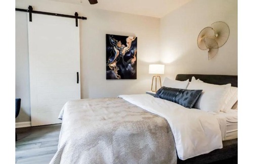Southtown House | Charming Studio wDeck Garden