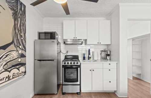 St. Petersburg - Clearwater Apartment | Charming Studio with City Views in the Heart of St Pete