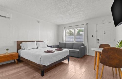 St. Petersburg - Clearwater Apartment | Charming Studio with City Views in the Heart of St Pete