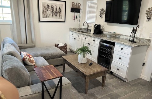 Tampa Apartment | Charming studio with AC and WiFi in lovely Callco Ranch Tampa