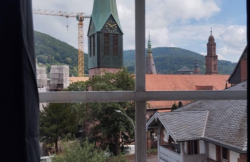 Heidelberg City Centre Apartment | Charming studio with AC, balcony and view of the Castle - Walk to Everything.