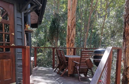 Wongawallan Ski Chalet | Charming Suite: 1-Bedroom Nature Getaway, with private hiking trails
