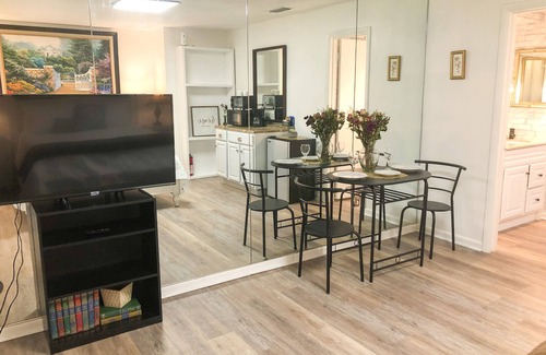 Lakeland Apartment | Charming Suite In The Heart Of Lakeland
