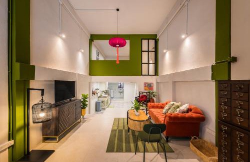 Phra Khanong House | Charming Sukhumvit Shophouse - 2mins walk to skytrain