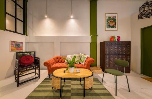 Phra Khanong House | Charming Sukhumvit Shophouse - 2mins walk to skytrain