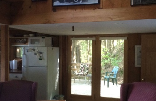Charlotte Cottage | Charming Summer Camp on Beautiful Lake Champlain